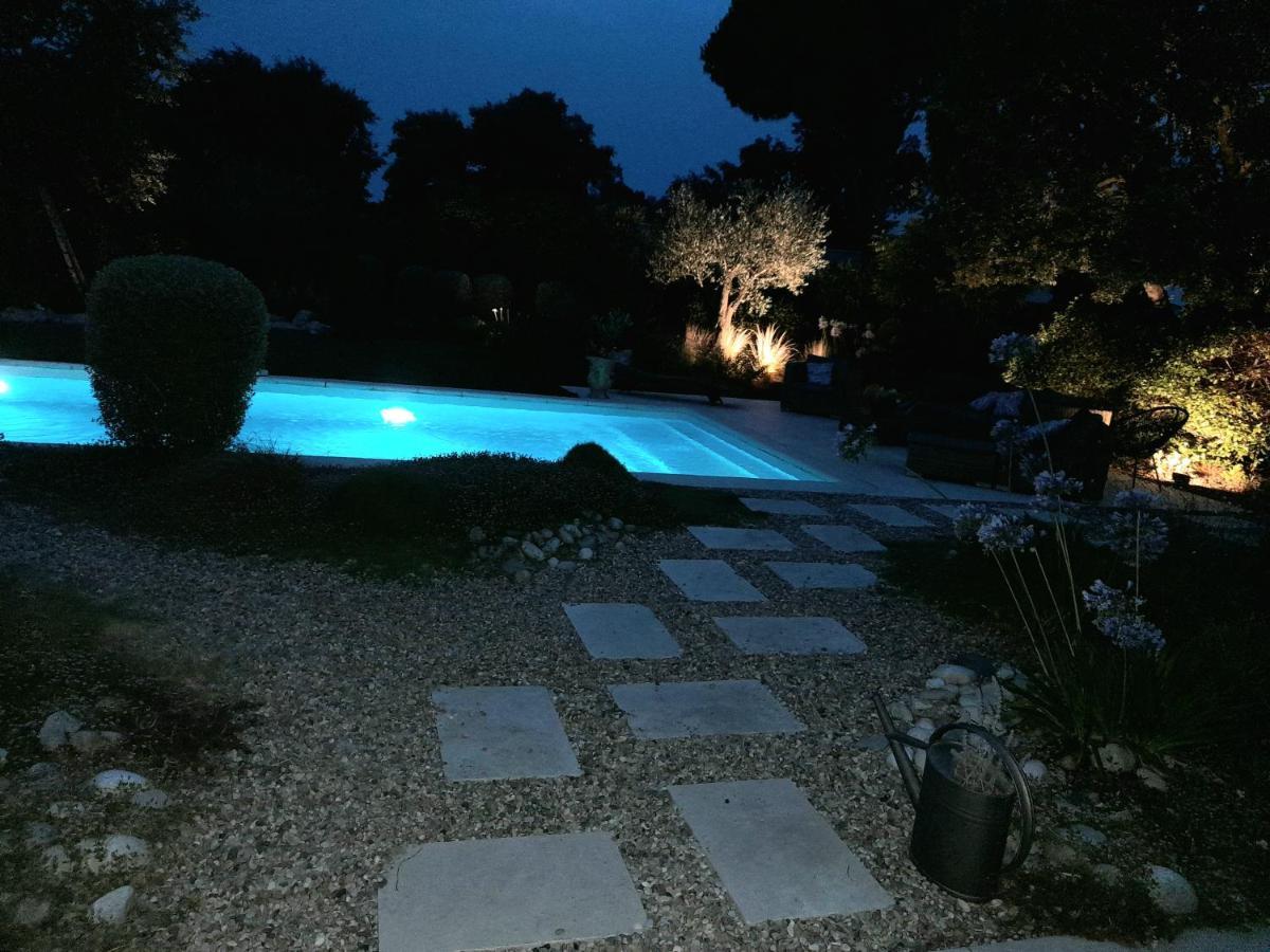 La Mathilde Bed & Breakfast Villeneuve-les-Avignon Exterior photo